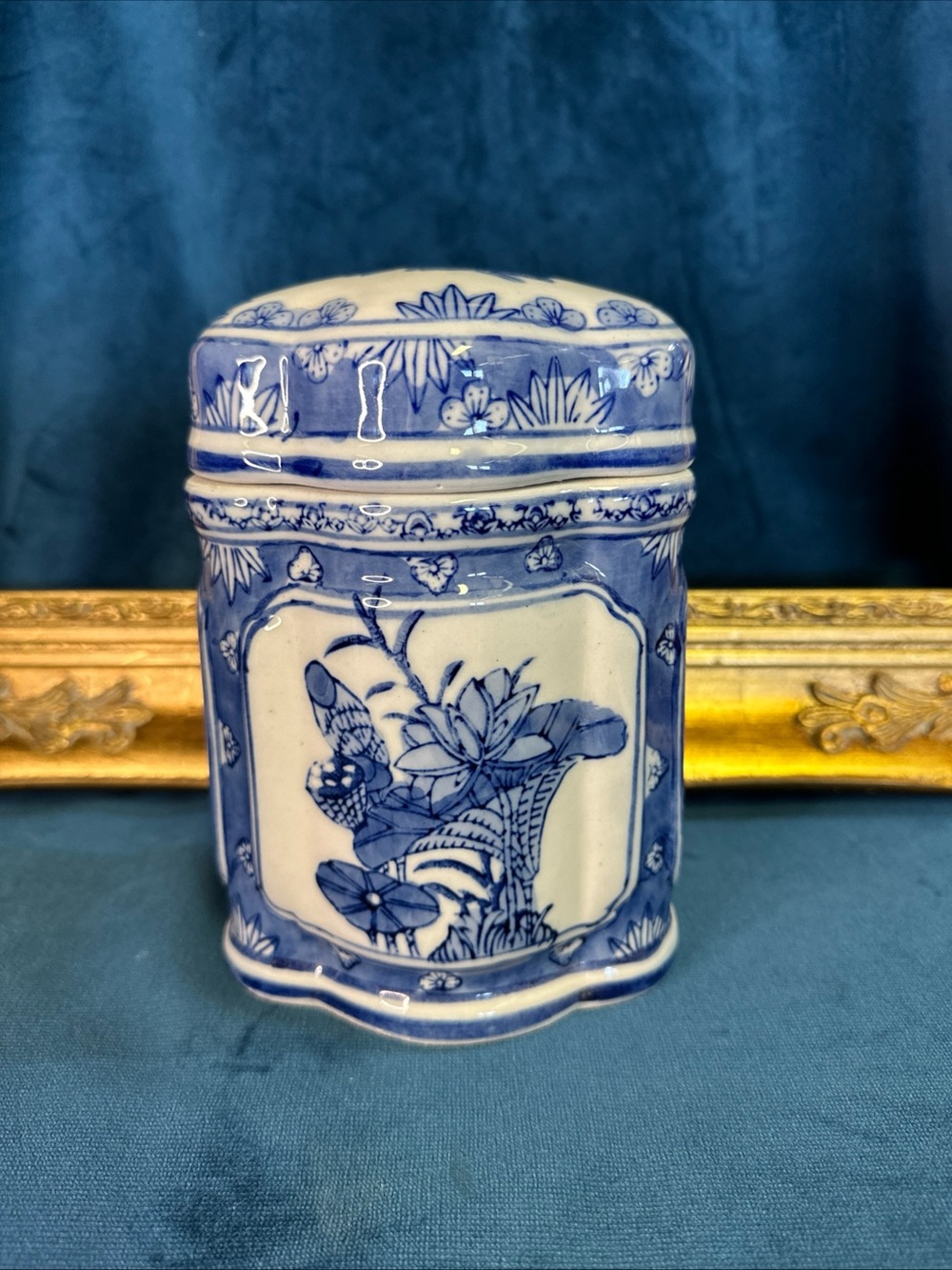 Vintage Chinese Blue & White Porcelain Chinoiserie Tea Caddy Ginger Jar 7x5”